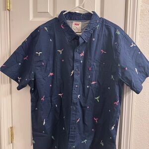 Levi's Navy Short-Sleeve Button-Up Shirt with Multicolor Hummingbird Motif